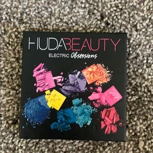 HUDA Beauty Eyeshadow Palette
